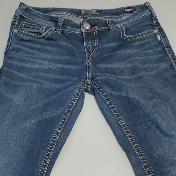 SILVER Aiko super stretch dark wash 32x31 mid rise boot cut jeans - Picture 6 of 8